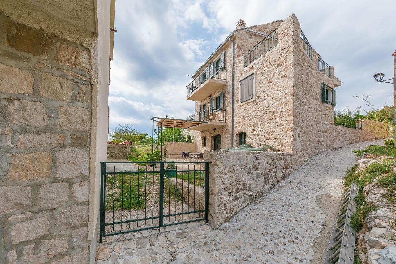 Apartment Zvonimir Игране Экстерьер фото